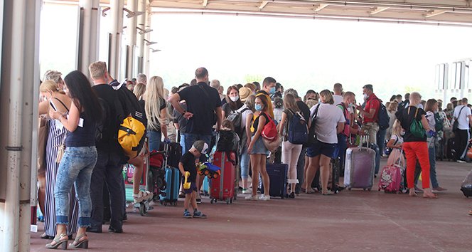 Türkiye'ye 16 günde 120 bin Rus turist geldi